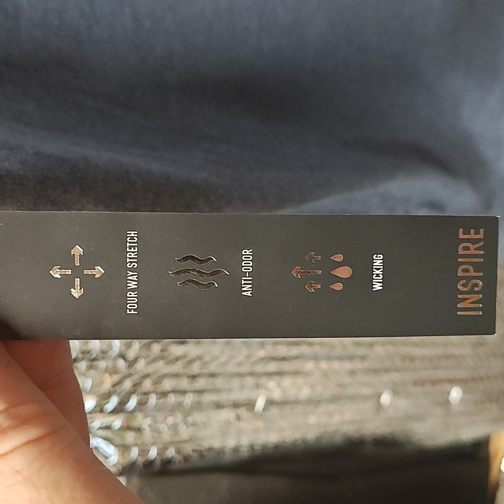 Legend Sleeveless Performance Tee - Picture 4 of 5